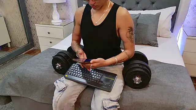 ZoeKrug online show from 20, 12, 2025