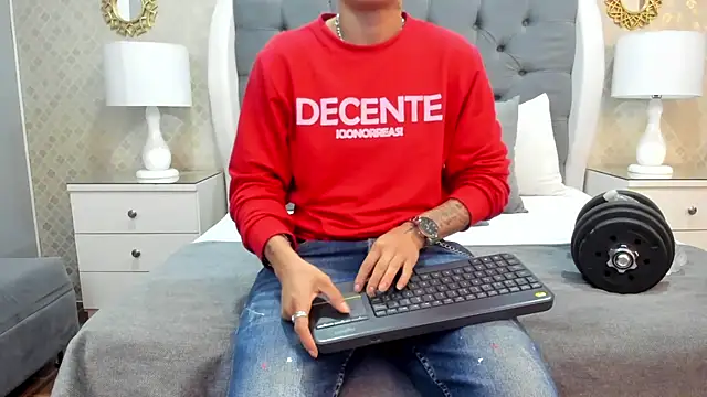 ZoeKrug online show from 28, 9, 2025
