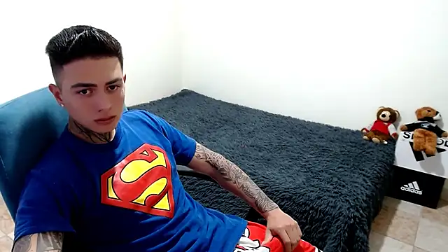 Snapshot of santii_ss chatting on 16, 10, 2025 santii ss online show from 16, 10, 2025