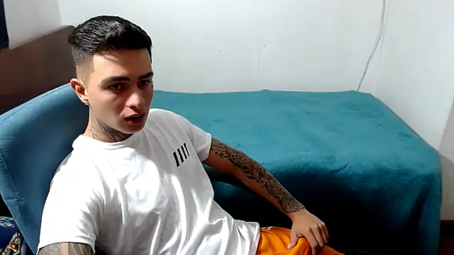 Snapshot of santii_ss chatting on 29, 9, 2025 santii ss online show from 29, 9, 2025
