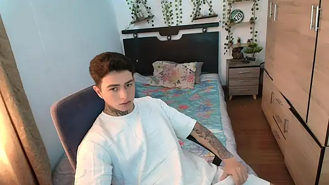Snapshot of santii_ss chatting on 3, 8, 2026 santii ss online show from 3, 8, 2026
