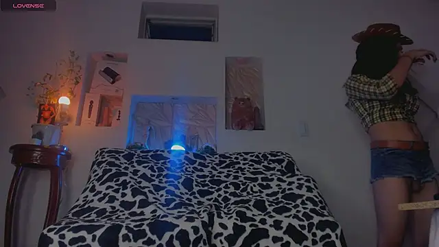 Snapshot of Chloe_cooperr chatting on 7, 10, 2025 Chloe cooperr online show from 7, 10, 2025