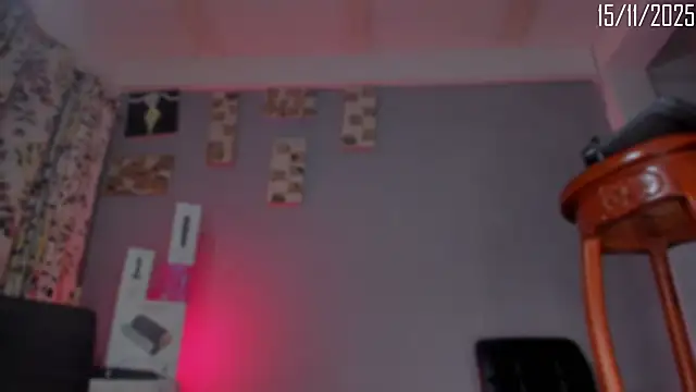 Chloe cooperr online show from 15, 11, 2025