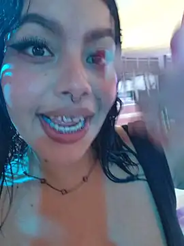 Yessica Lopezz online show from 5, 4, 2026