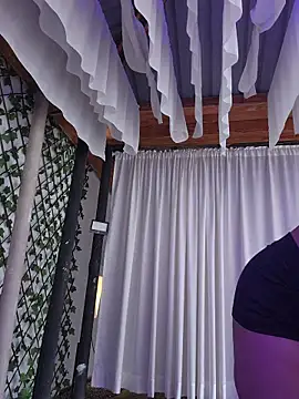 Yessica Lopezz online show from 13, 4, 2026