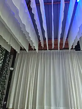 Yessica Lopezz online show from 4, 4, 2026