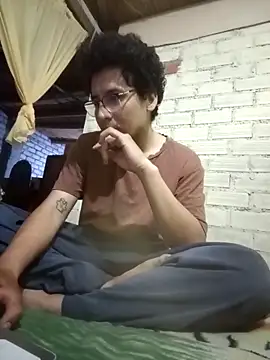 LecheDeSoya666 online show from 17, 12, 2025