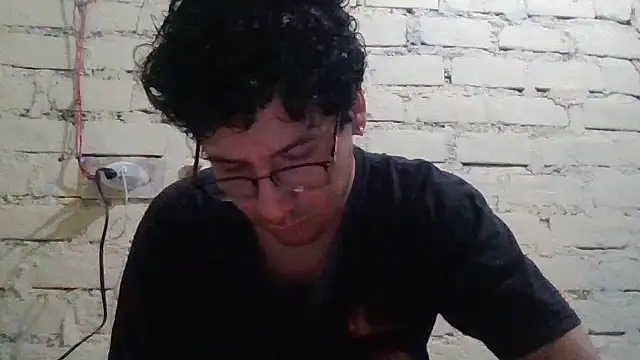 LecheDeSoya666 online show from 20, 12, 2025