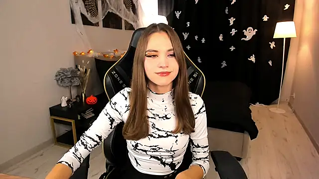 EllaCurtis online show from 24, 10, 2025