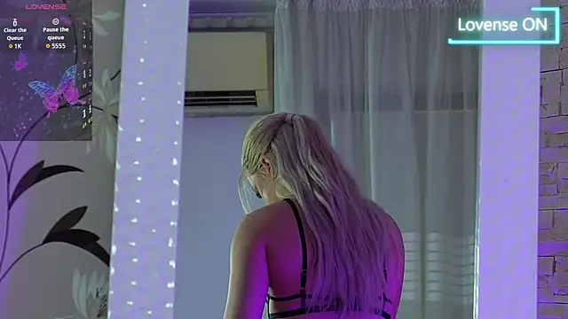 LucyLextonX online show from 10, 10, 2025