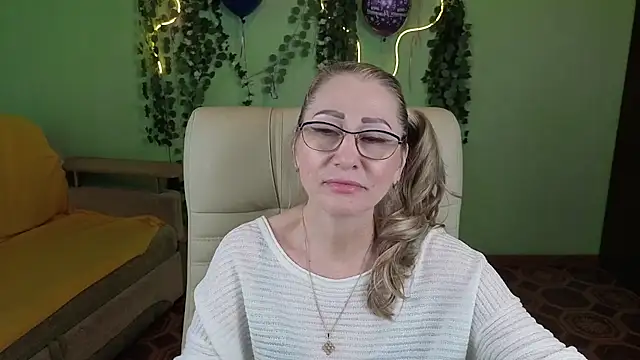 Snapshot of Habibi_Honeyy chatting on 13, 9, 2025 Habibi Honeyy online show from 13, 9, 2025