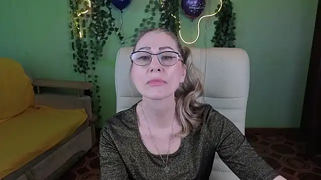 Snapshot of Habibi_Honeyy chatting on 14, 9, 2025 Habibi Honeyy online show from 14, 9, 2025