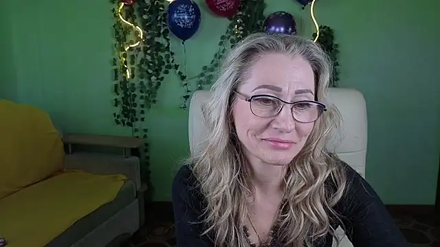 Snapshot of Habibi_Honeyy chatting on 10, 9, 2025 Habibi Honeyy online show from 10, 9, 2025