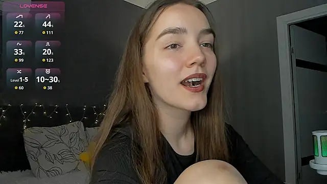 Snapshot of sweete_chantal chatting on 9, 6, 2026 sweete chantal online show from 9, 6, 2026
