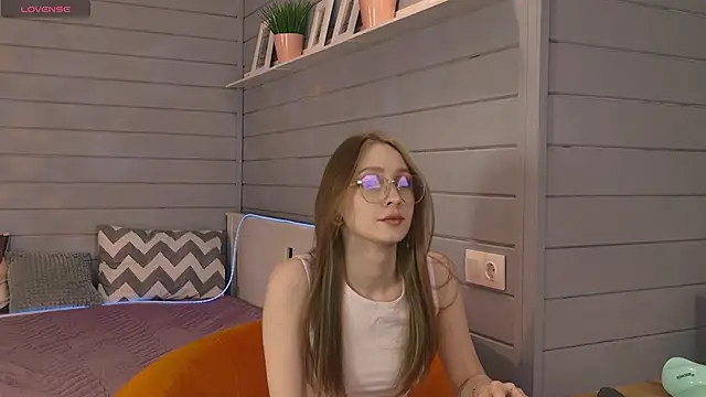 Snapshot of Vikki_wyye chatting on 4, 10, 2025 Vikki wyye online show from 4, 10, 2025
