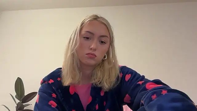 Kitty Swetty online show from 4, 10, 2025