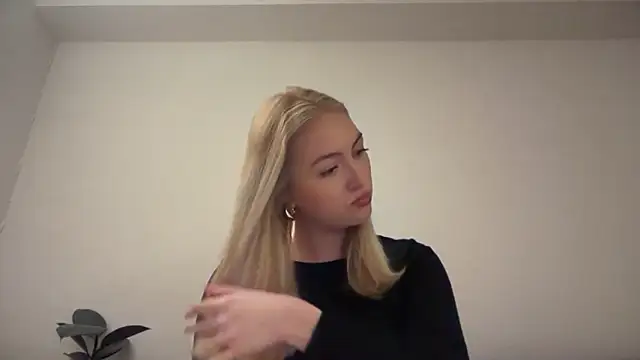 Kitty Swetty online show from 21, 4, 2026