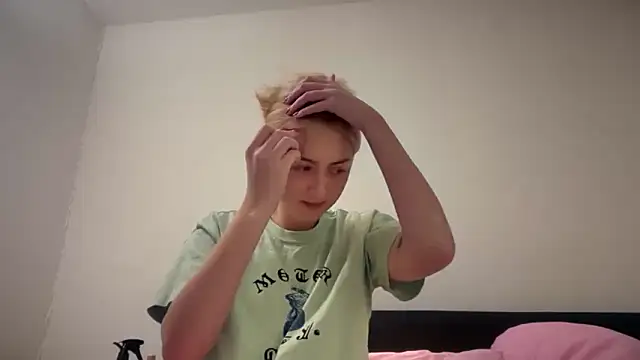 Kitty Swetty online show from 7, 1, 2026