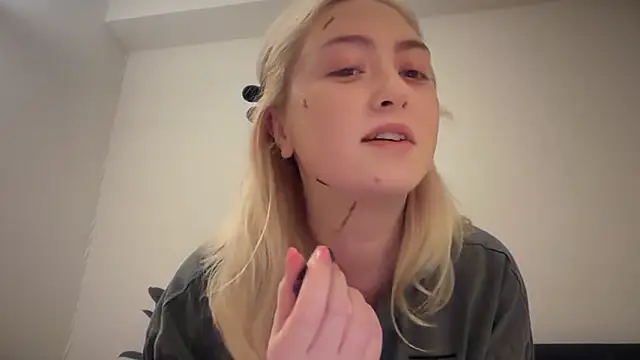 Kitty Swetty online show from 14, 4, 2026