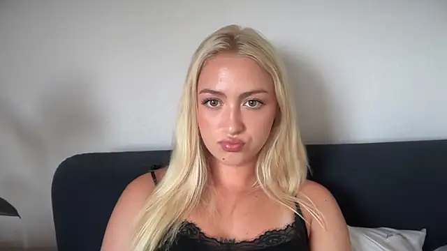 Snapshot of Kitty_Swetty chatting on 11, 7, 2026 Kitty Swetty online show from 11, 7, 2026