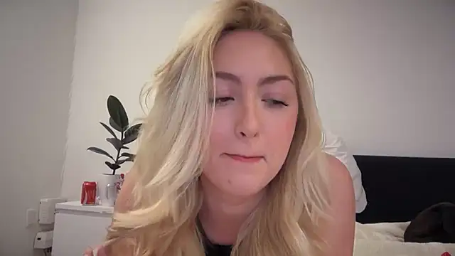 Kitty Swetty online show from 10, 3, 2026