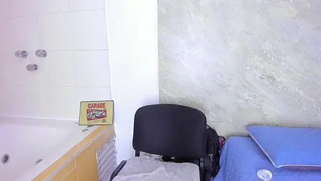Snapshot of Agatha_Pleasure chatting on 4, 7, 2026 Agatha Pleasure online show from 4, 7, 2026