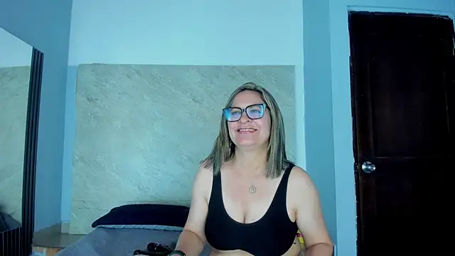 Snapshot of Agatha_Pleasure chatting on 30, 4, 2026 Agatha Pleasure online show from 30, 4, 2026
