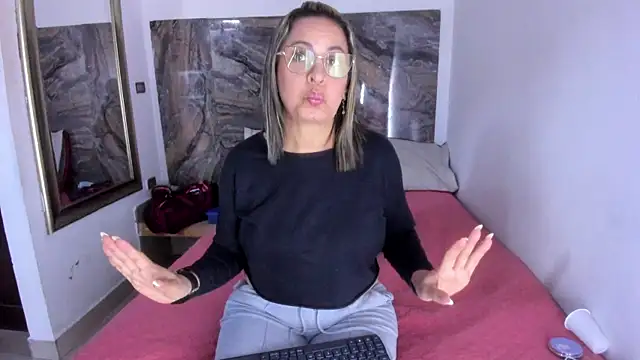 Snapshot of Agatha_Pleasure chatting on 20, 5, 2026 Agatha Pleasure online show from 20, 5, 2026