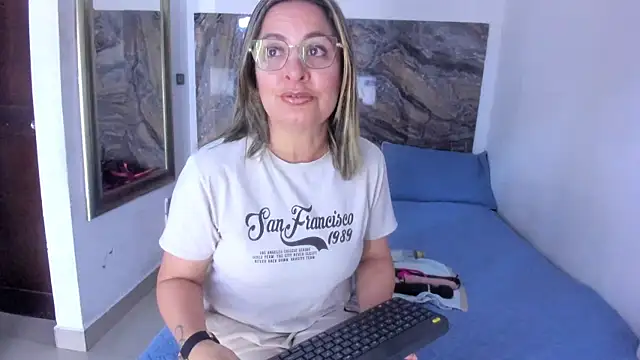 Snapshot of Agatha_Pleasure chatting on 28, 5, 2026 Agatha Pleasure online show from 28, 5, 2026