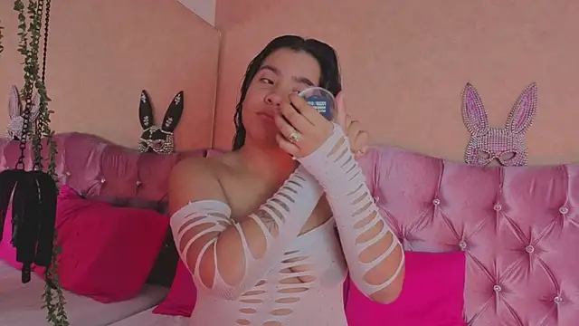 KARINAJTORRES online show from 5, 12, 2025