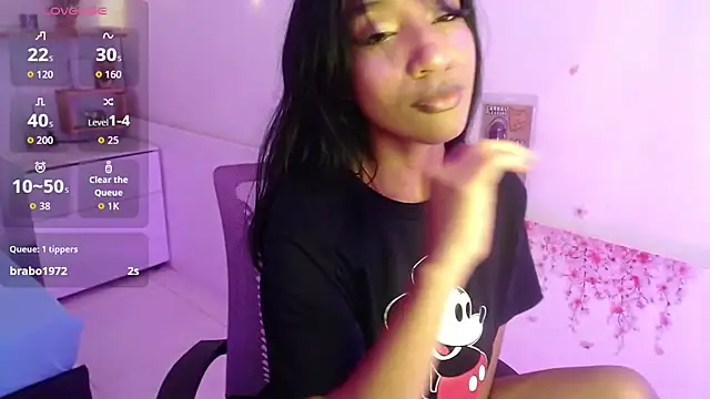 Snapshot of LeilaEbony chatting on 8, 9, 2025 LeilaEbony online show from 8, 9, 2025