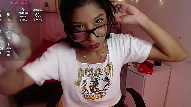 Snapshot of LeilaEbony chatting on 17, 9, 2025 LeilaEbony online show from 17, 9, 2025