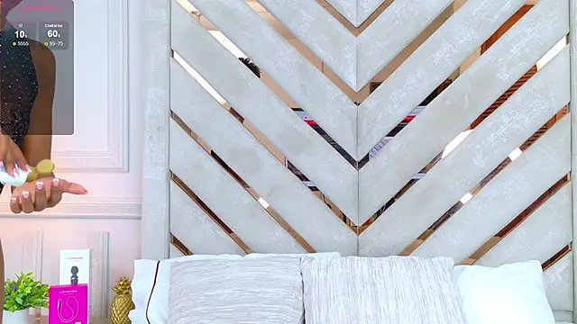 Agatha-Adams online show from 15, 10, 2025