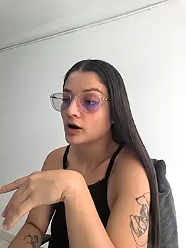 Snapshot of Coralinne__ chatting on 18, 4, 2026 Coralinne online show from 18, 4, 2026