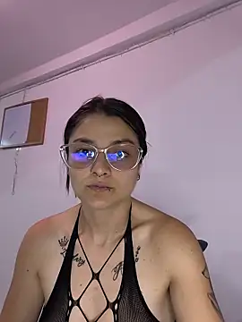 Snapshot of Coralinne__ chatting on 22, 5, 2026 Coralinne online show from 22, 5, 2026