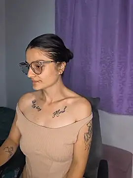 Snapshot of Coralinne__ chatting on 30, 6, 2026 Coralinne online show from 30, 6, 2026