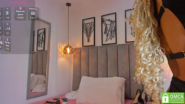 Gia Scott online show from 8, 11, 2025