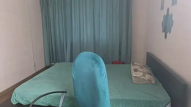 Snapshot of Laura_Gol chatting on 13, 10, 2025 Laura Gol online show from 13, 10, 2025