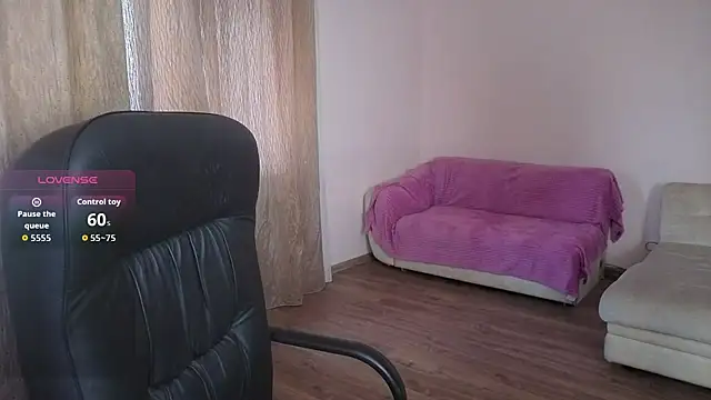 Snapshot of Laura_Gol chatting on 15, 11, 2025 Laura Gol online show from 15, 11, 2025