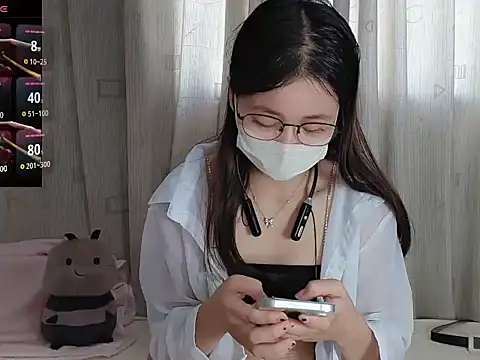 Snapshot of Lele-Baby chatting on 10, 10, 2025 Lele-Baby online show from 10, 10, 2025