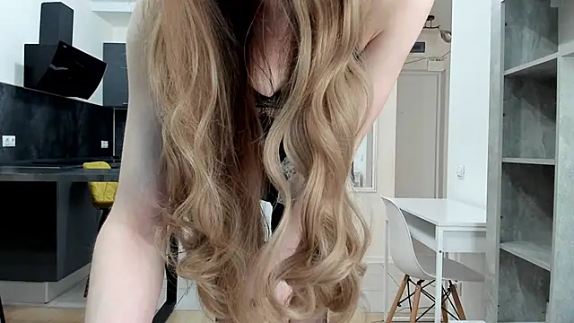 Kitty Player online show from 15, 4, 2026