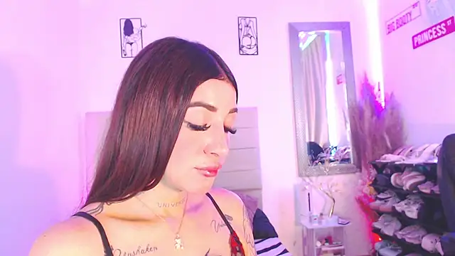 Snapshot of Anna_belly chatting on 15, 5, 2026 Anna belly online show from 15, 5, 2026