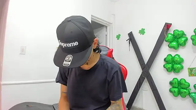 StraightBoy Nick online show from 25, 3, 2026