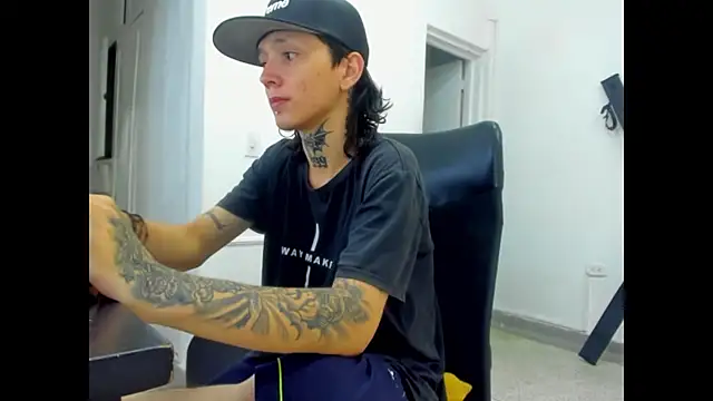 StraightBoy Nick online show from 22, 4, 2026