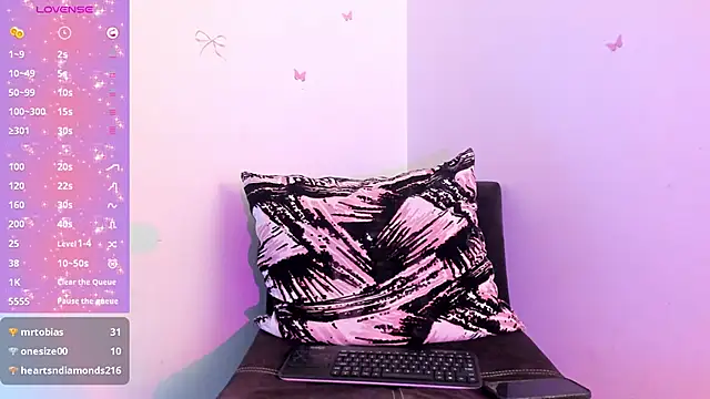 Snapshot of MarilynDupont chatting on 20, 11, 2025 MarilynDupont online show from 20, 11, 2025