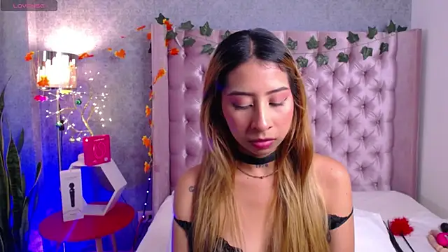 laila stilwiills online show from 14, 12, 2025