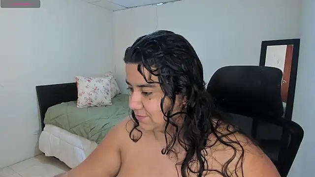 Snapshot of MariamCastiblanco chatting on 2, 6, 2026 MariamCastiblanco online show from 2, 6, 2026
