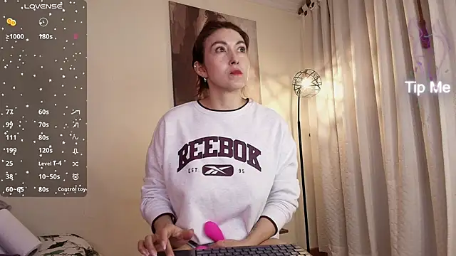 siren indira  online show from 10, 4, 2026