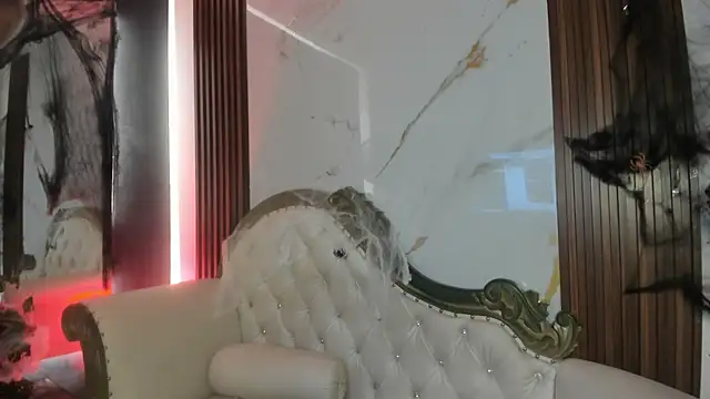 Snapshot of CoralieBronson chatting on 24, 10, 2025 CoralieBronson online show from 24, 10, 2025