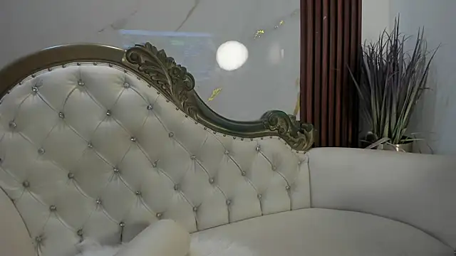 Snapshot of CoralieBronson chatting on 23, 11, 2025 CoralieBronson online show from 23, 11, 2025